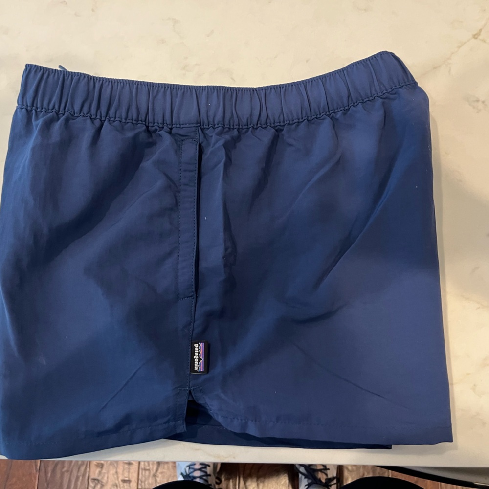Patagonia Barely Baggies Navy Sz large, perfect shape